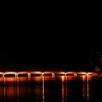 ライトアップされた橋