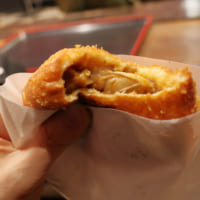 Pensee 松島店の牡蠣カレーパン