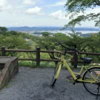 西行戻しの松公園と自転車