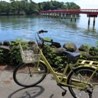 福浦橋と自転車